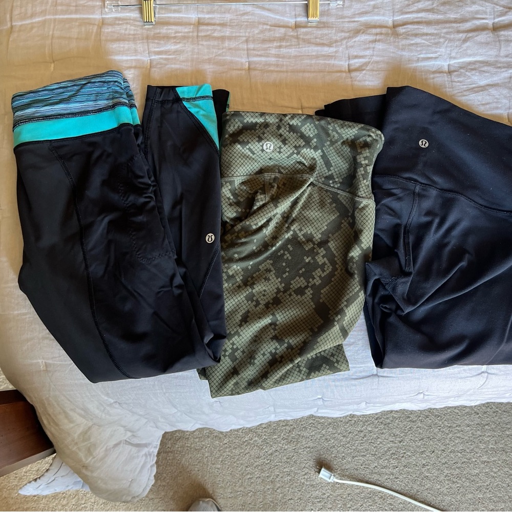Lululemon cropped activewear leggings